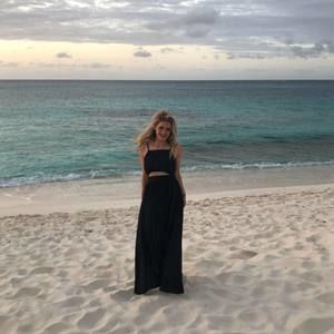 Meet your Posher, Yaira